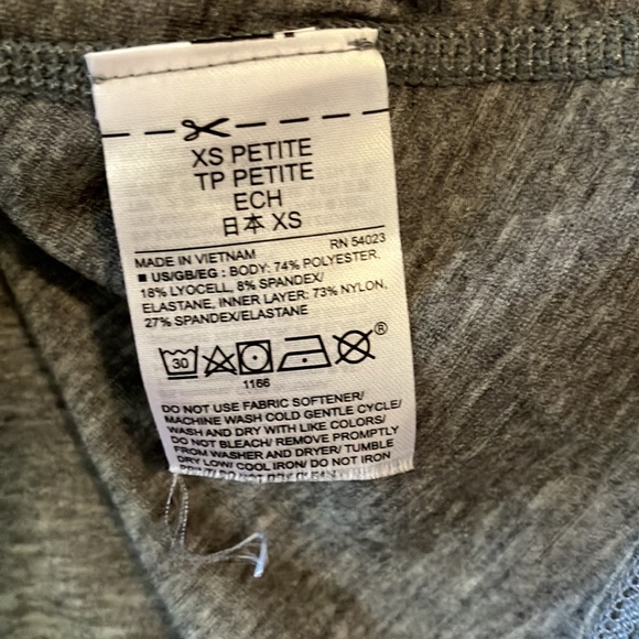 Gap fit tank top - Picture 2 of 4